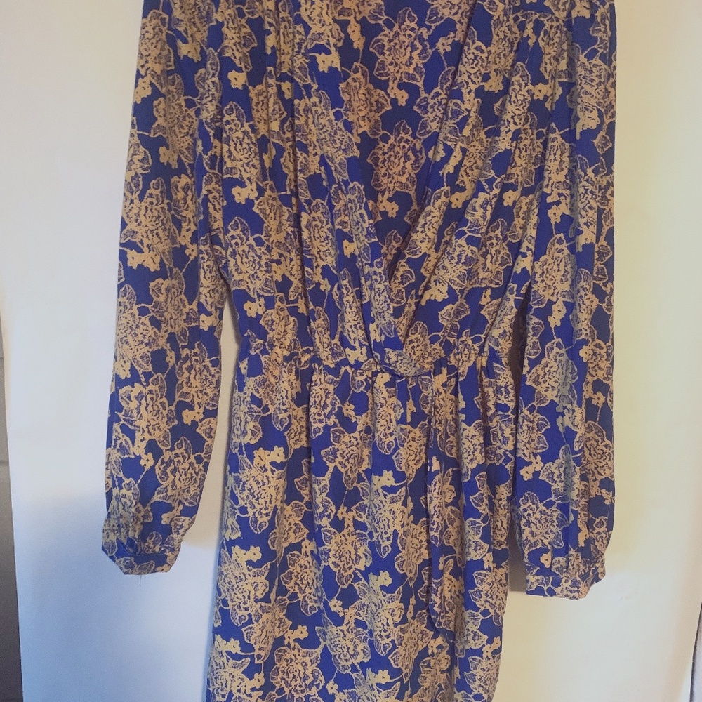 Dress Medium (Akira Chicago Red Label.)